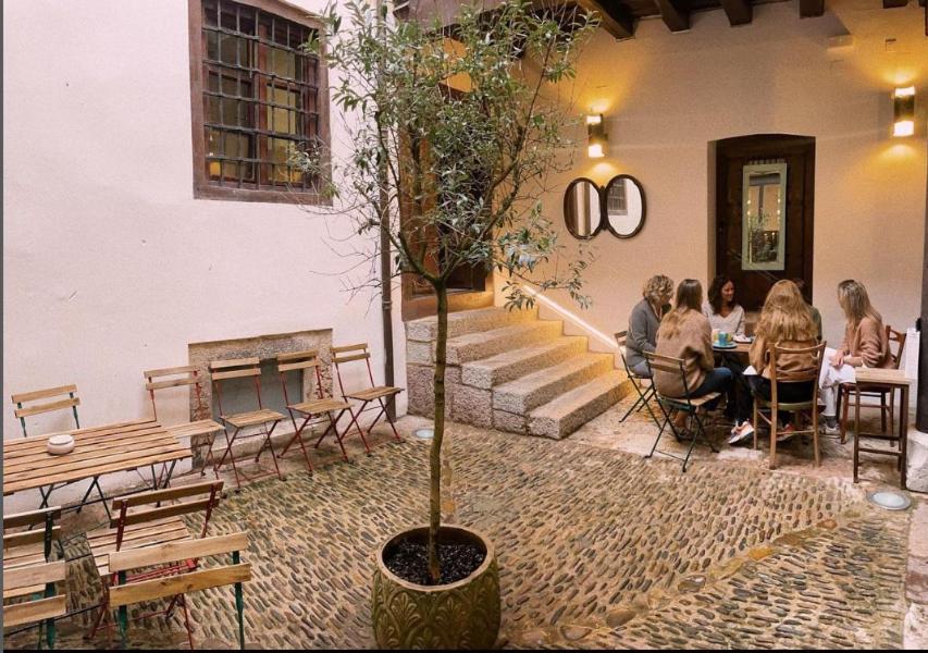 Quartier Leon Hostel Jabalquinto León Buitenkant foto